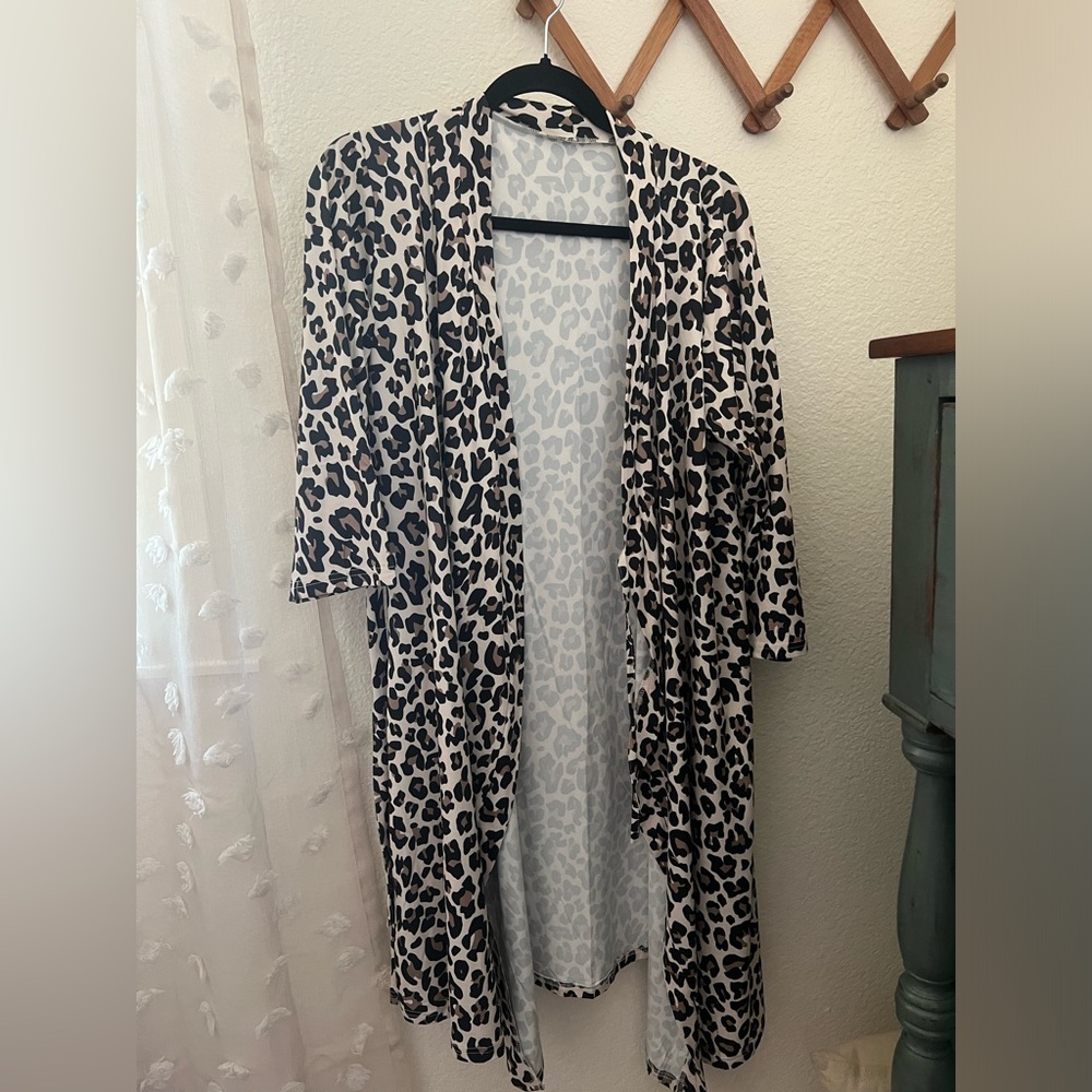 Leopard Print Women's Kimono Robe - Black & Cream